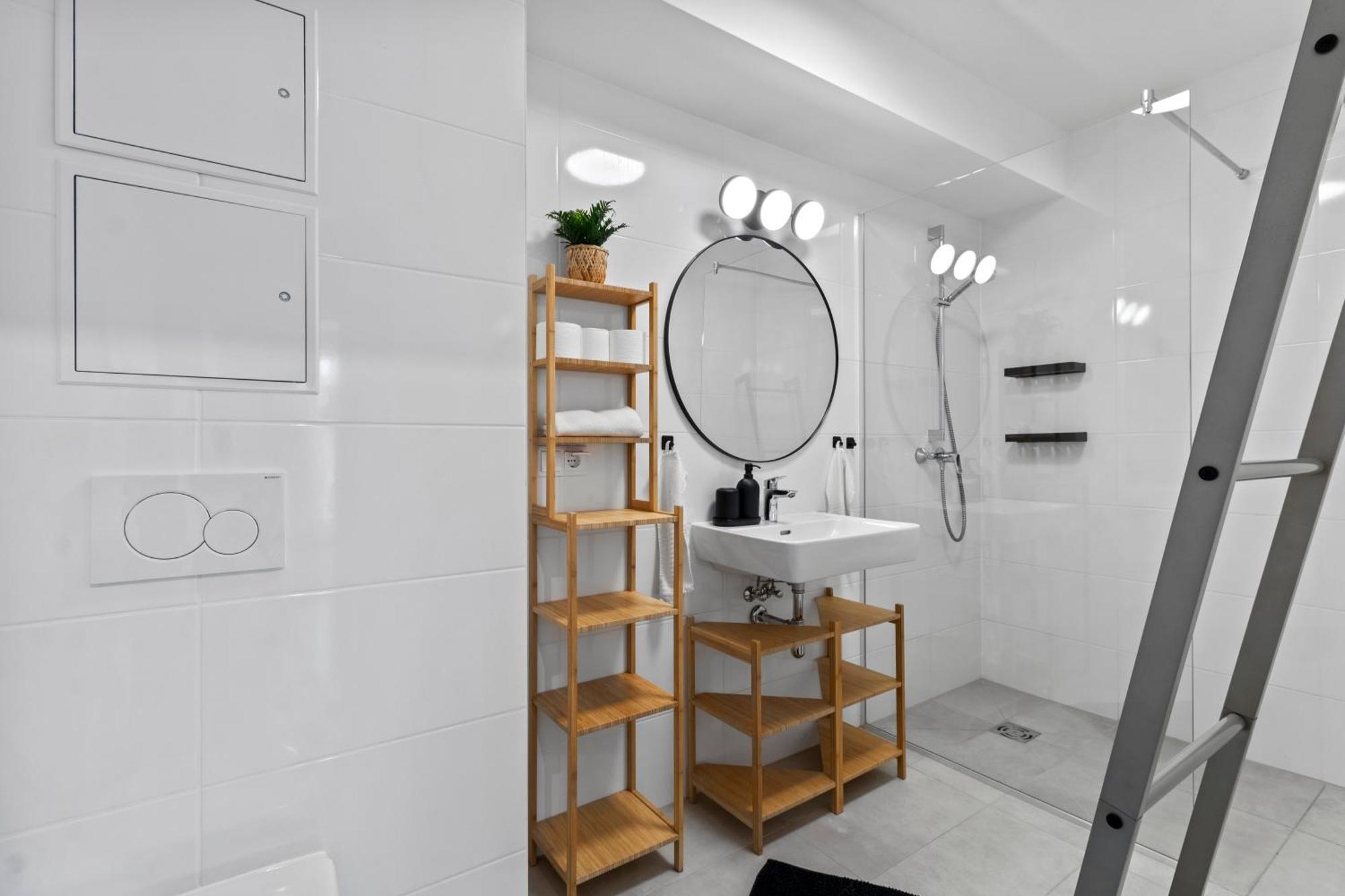 וינה 1 Min To Public Transport - 3 Min To Supermarket And Pharmacy - On-Site Parking For 19,90 Eur מראה חיצוני תמונה