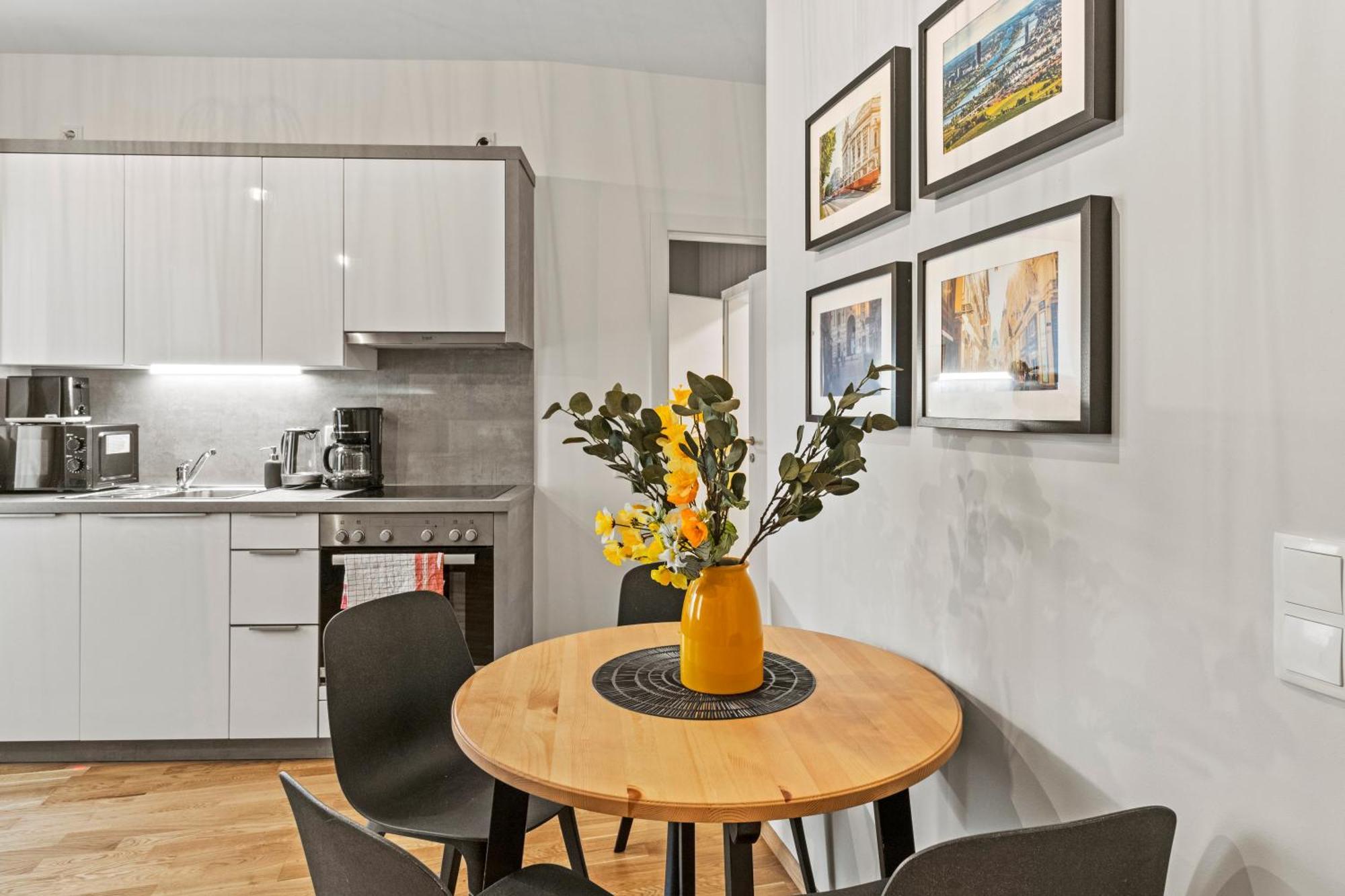 וינה 1 Min To Public Transport - 3 Min To Supermarket And Pharmacy - On-Site Parking For 19,90 Eur מראה חיצוני תמונה